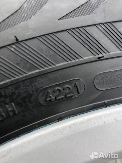 Land Cruiser 300 зима оригинал новые