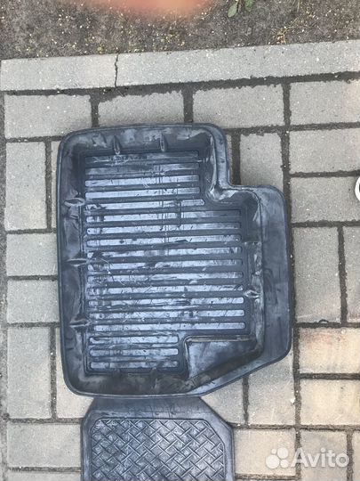 Автомобильные коврики резиновые