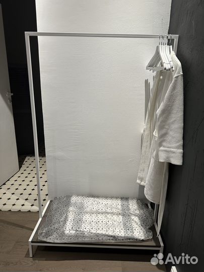 Рейл для одежды