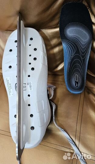 Хоккейные коньки вратаря bauer