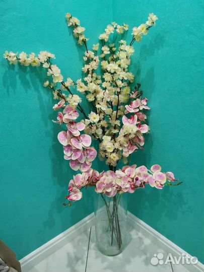 Огромные искусственные цветы