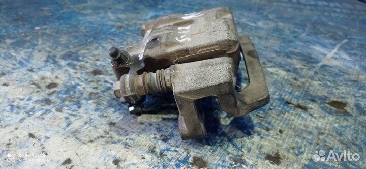 Задний левый суппорт Subaru Forester S12 кроссовер