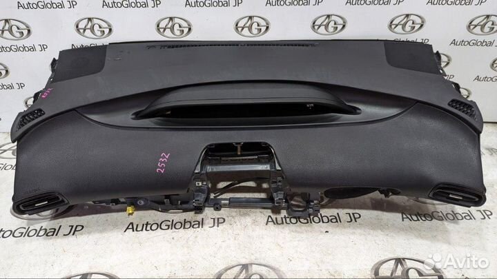 Торпедо Toyota Prius