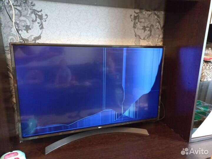 Телевизор LG smart tv 43