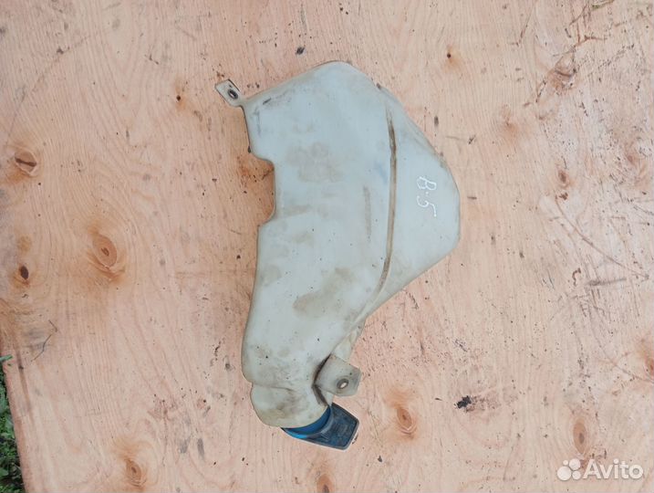 Бачок омывателя VW Passat B5