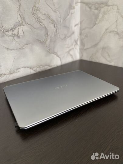 Ноутбук 15.6 Asus core i3, 12gb,SSD 480, mx920 2gb