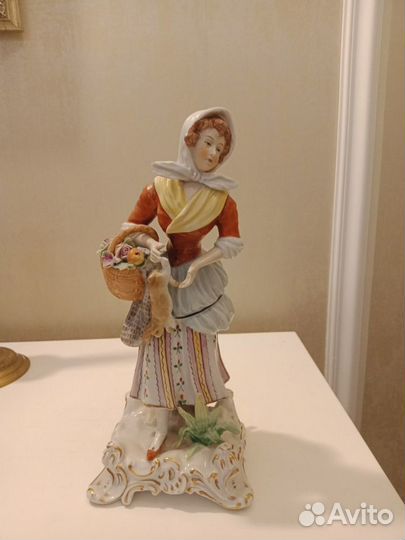 Статуэтка Дама с корзинкой, Германия, конец 19- на