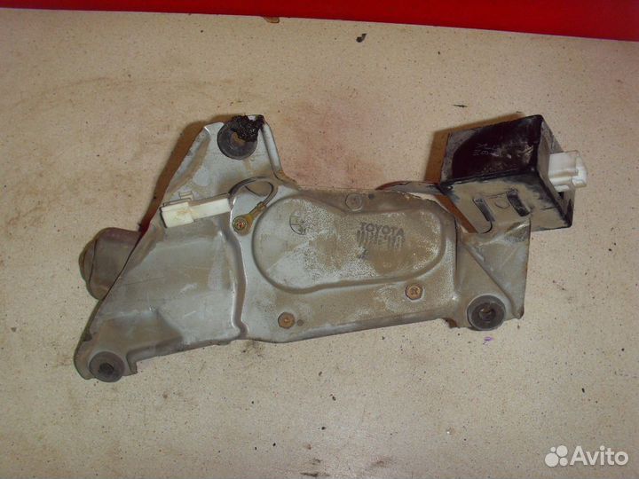 Моторчик стеклооочистителя заднего Toyota Raum