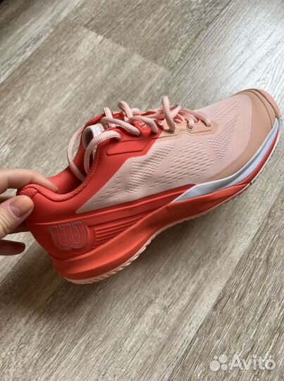 Кроссовки для тенниса женские