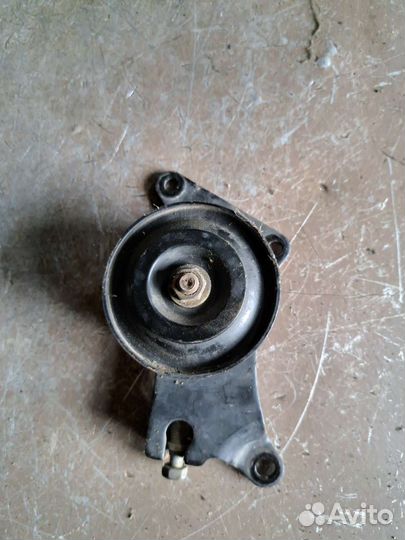 Ролики натяжители на Nissan Fuga