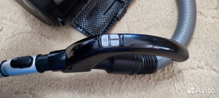 Пылесос с контейнером Samsung