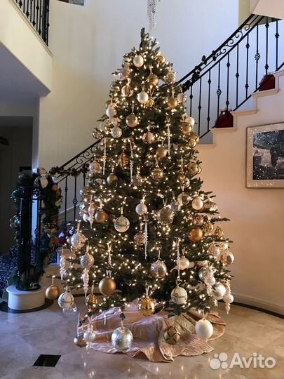 Ёлка с игрушками в аренду