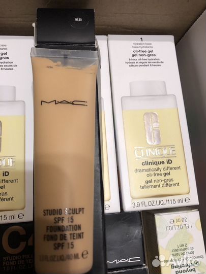 Тональная основа. NC 25. MAC