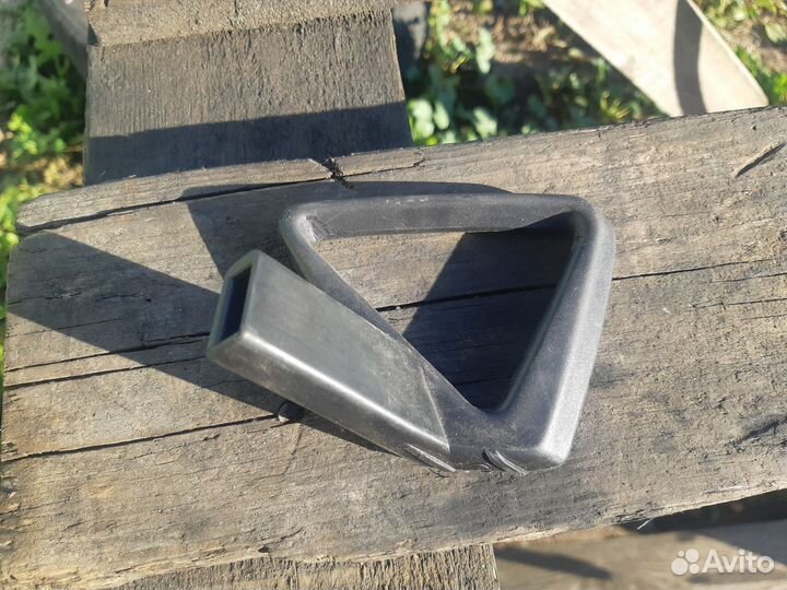 Направляющая ремня правая W124 Coupe