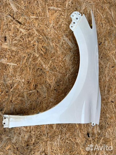 Переднее левое крыло 089 Toyota camry v70