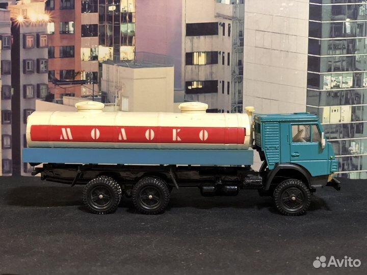 Модельки автомобилей СССР 1:43