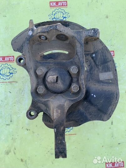 Кулак передний правый Hyundai Genesis купе