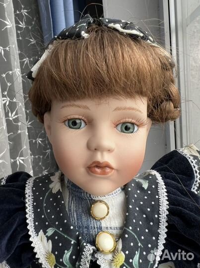 Кукла фарфоровая большая