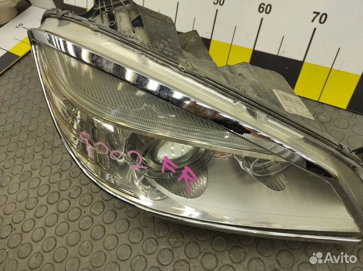 Фара правая Mercedes-Benz C-Class