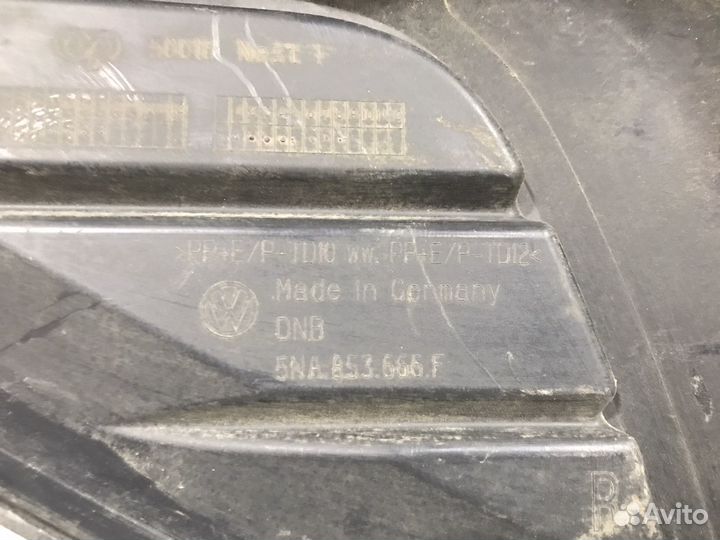 Решетка в бампер правая Volkswagen Tiguan 2