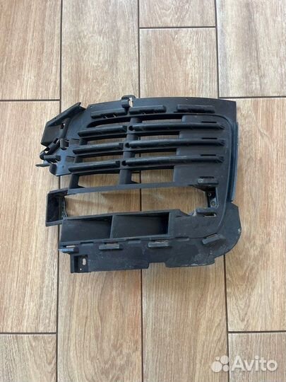 Решетка переднего бампера передняя левая Land