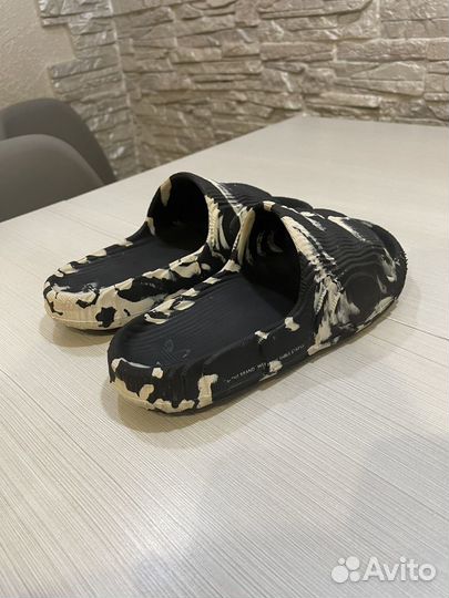 Тапки adidas adilette