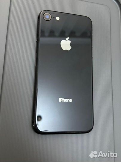 iPhone 8, 64 ГБ
