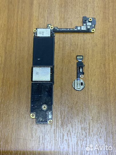 Материнская плата iPhone se 2020 Рабочая