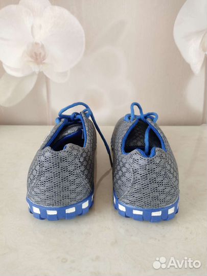 Кроссовки унисекс 41р