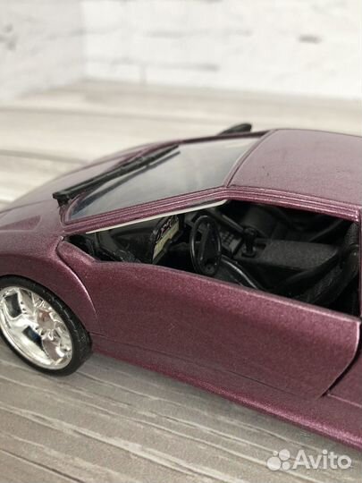 Модель автомобиля Lamborghini Diablo 1:24