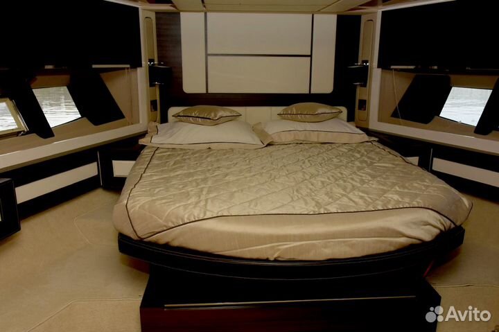 Моторная яхта Azimut 72S