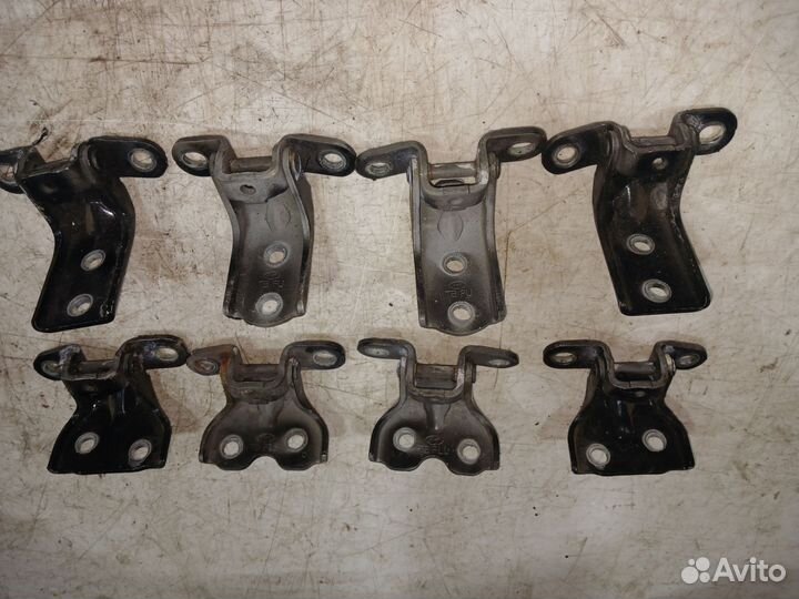 Петля замка задний двери.Hyundai Getz 2006-2011