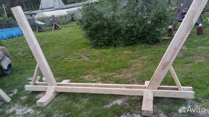 Садовые качели из дерева