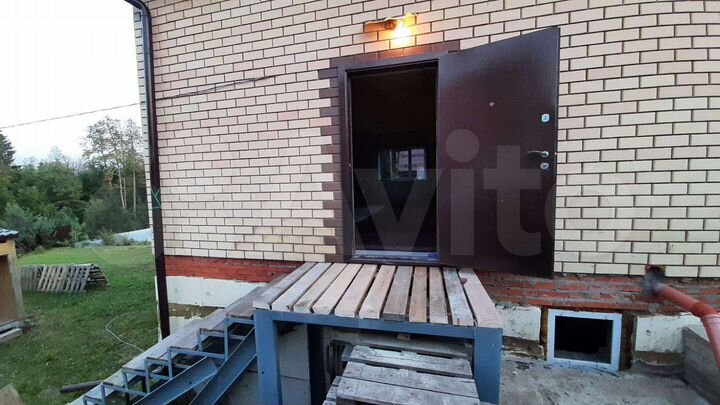 Дом 228,6 м² на участке 8,62 га