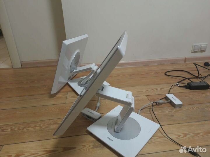 Монитор Samsung