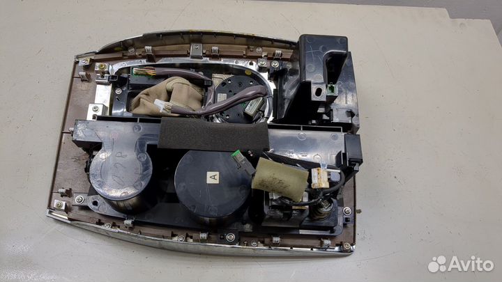 Консоль салона Infiniti QX56, 2011