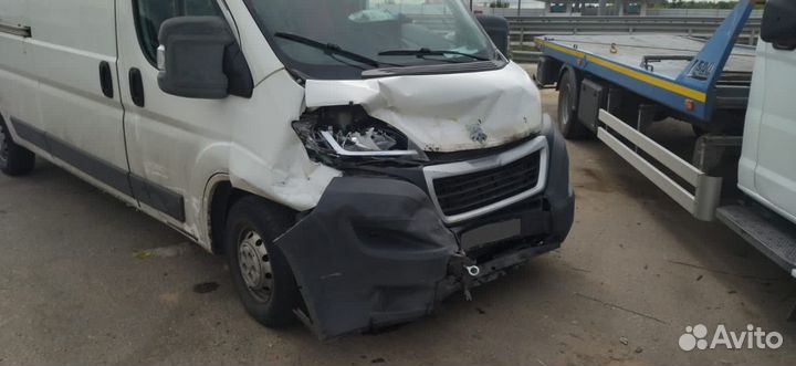 Peugeot Boxer 2.2 МТ, 2014, битый, 300 000 км