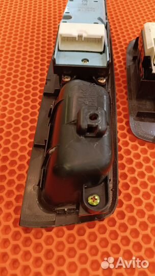 Комплект кнопок стекло подъемников Grande G jxz91