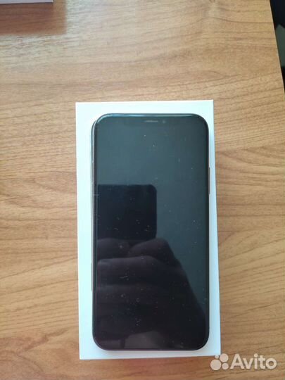 iPhone Xs, 64 ГБ