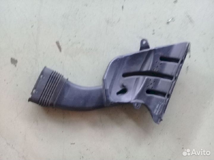 Воздухозаборник 17751-70050 Toyota Chaser GX100