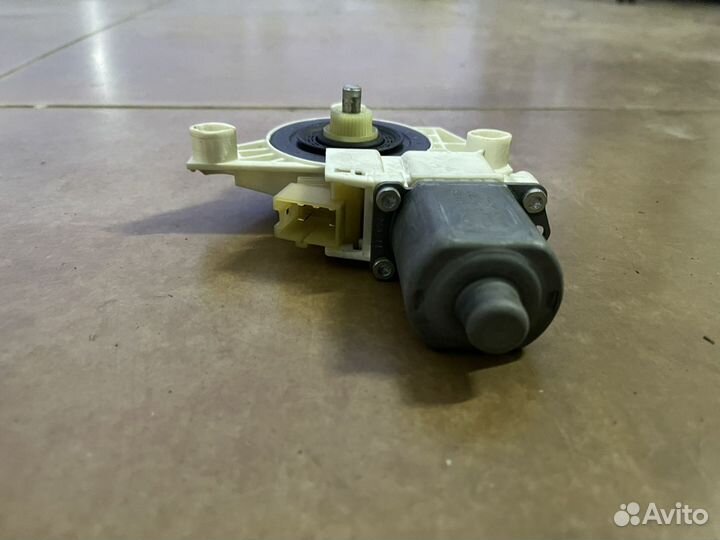 Задний мотор стеклоподьемника mercedes w164 gl164