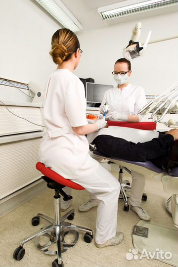 Salli Strong - эргономичный стул врача-стоматолога