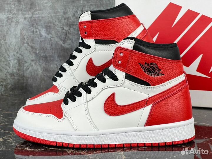 Nike Air Jordan 1 Retro High OG Heritage