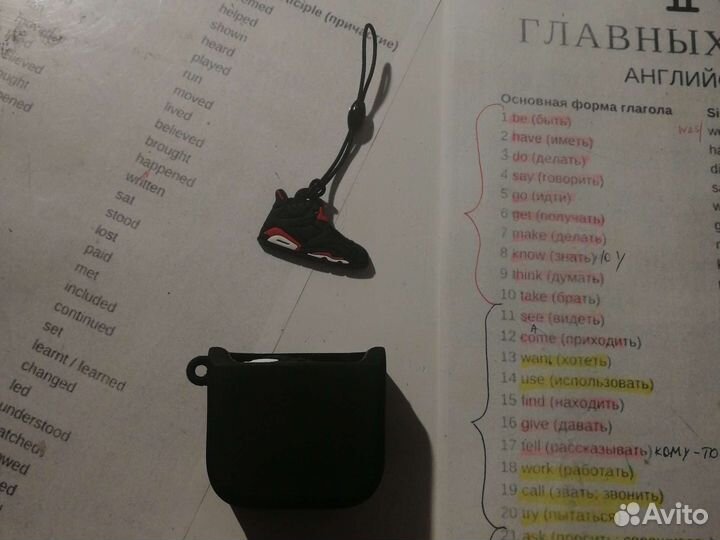 Чехол под аирподсы