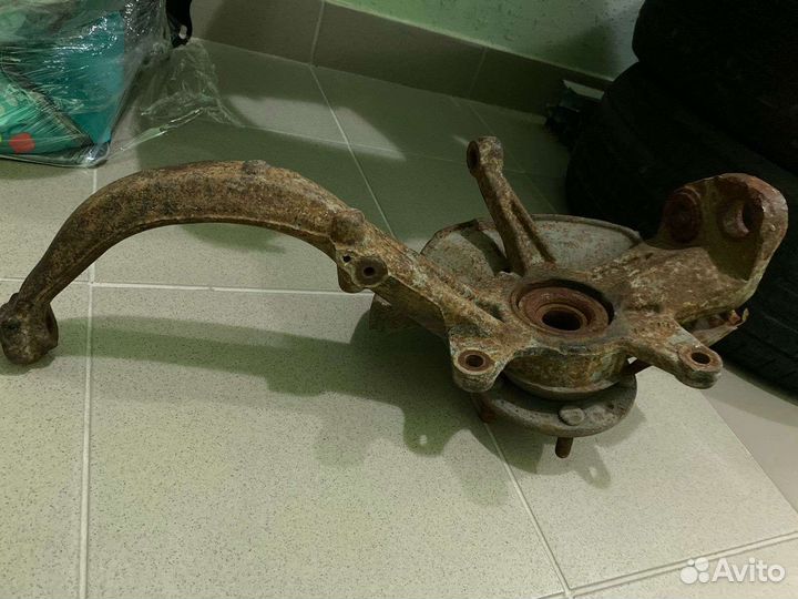 Кулак поворотный передний привый Mazda 6 gg