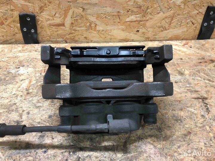 Суппорт передний левый Mercedes GLE Coupe C292