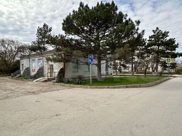 Помещение в центре поселка 182.6 м²