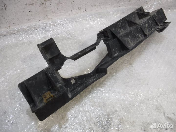 Кронштейн переднего бампера Land Rover Range Rover Vogue 3 L322