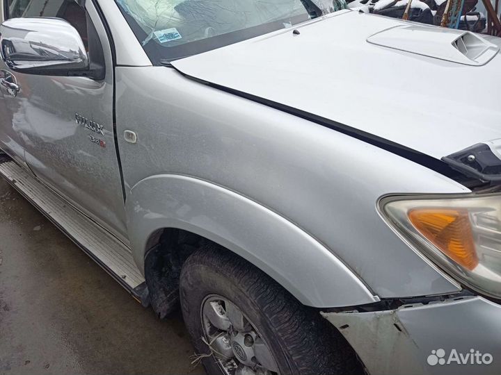 Крыло правое Toyota Hilux