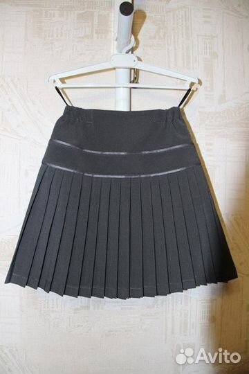 Новая школьная форма (жилет+юбка) размер 128-134